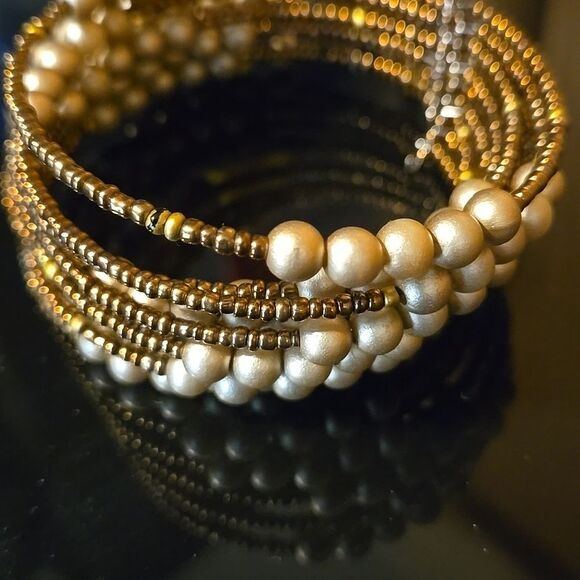 Elegant Gold Tone Champagne Cream Beaded Bracelet Cuff Shine One Size - Picture 4 of 11